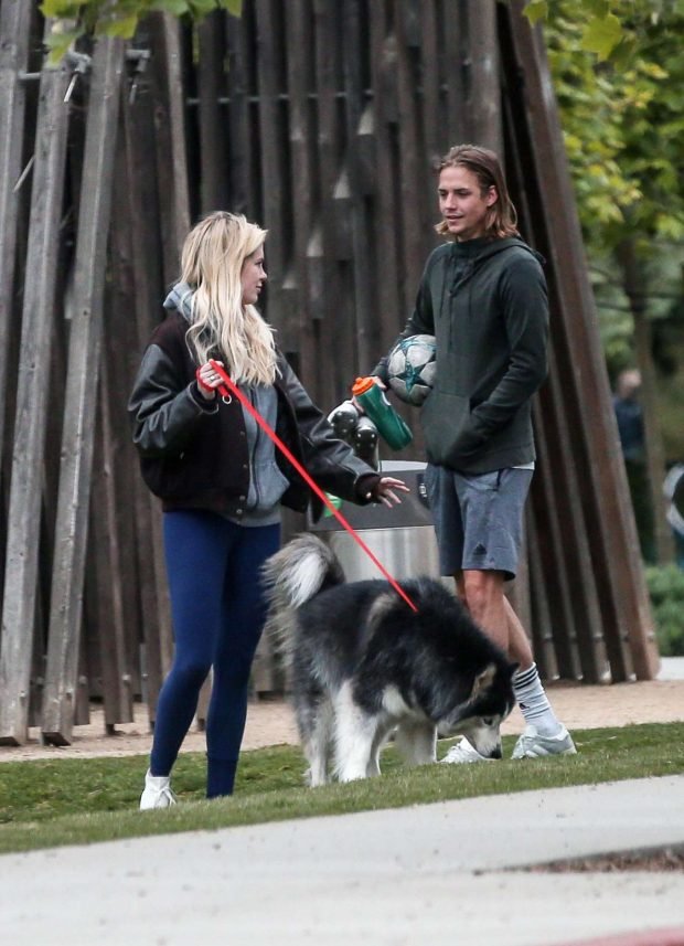 Ireland Baldwin and Corey Harper: Leaving a park with her dog -10
