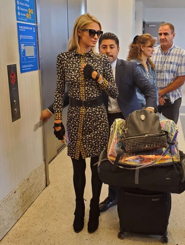 Paris Hilton - Catch a flight for Europe in Los Angeles