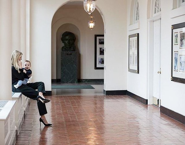 Иванка Трамп с сыном Теодором в Белом доме