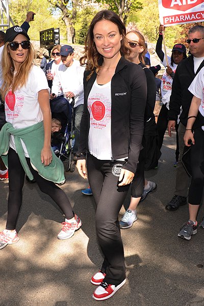 оливия уайлд во время благотворительного марафона