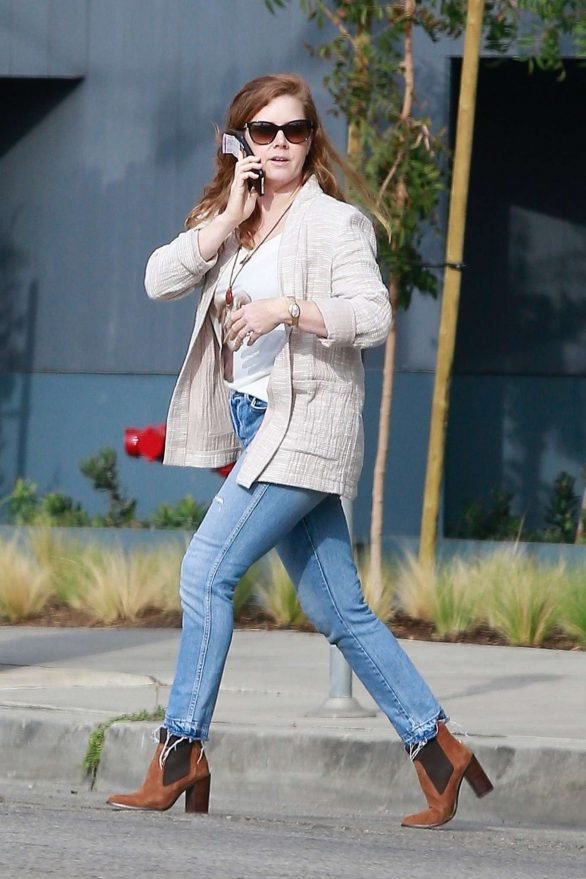 Amy Adams 2019 : Amy Adams – In jeans outside Ca Del Sole Restaurant in Toluca Lake-02