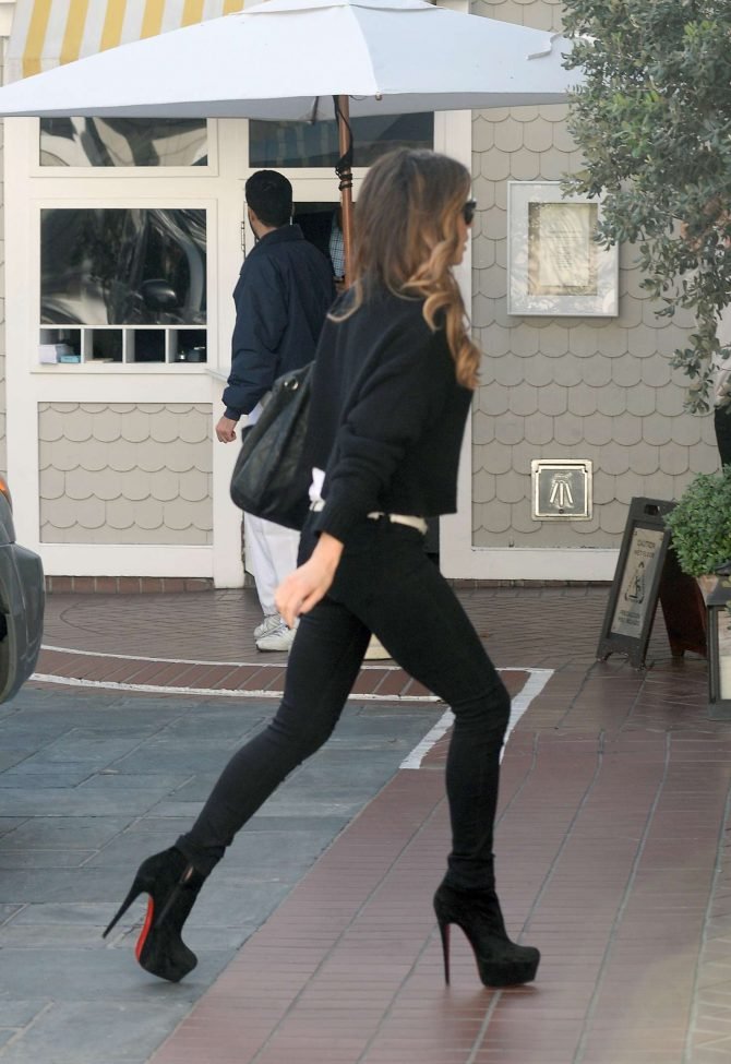 Kate Beckinsale in Tight Jeans - Out in LA