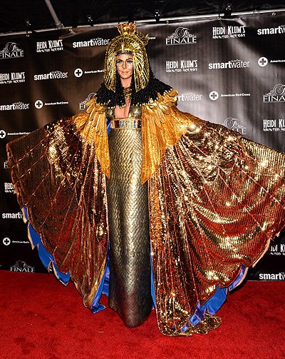 Хайди Клум в костюме Клеопатры на вечеринке в Нью-Йорке 