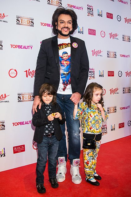 Филипп Киркоров с сыном Мартином и дочерью Аллой-Викторией