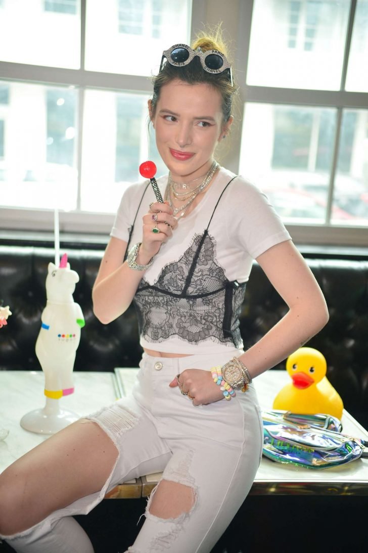 Bella Thorne - Meet and Greet at Sugar Factory in Miami