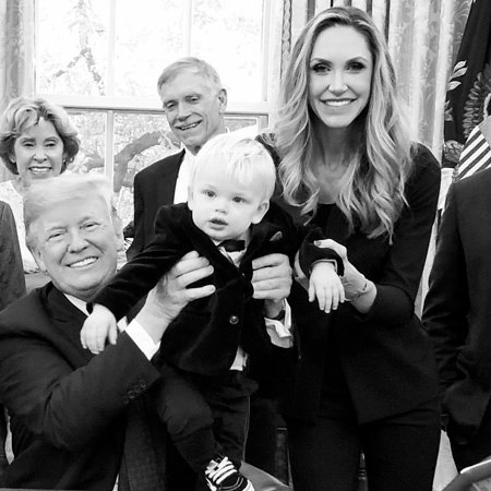 Дональд Трамп с внуком Люком и Ларой Трамп