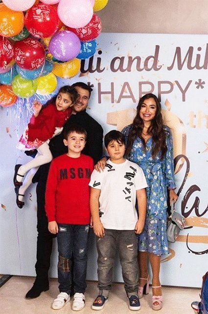 Эмин Агаларов и Лейла Алиева с детьми