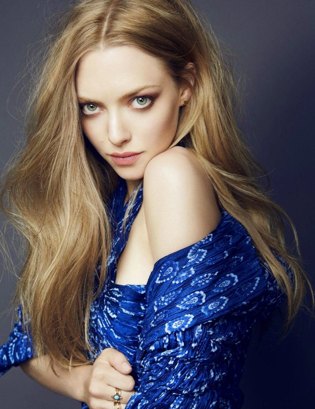 33 Hot Amanda Seyfried Bikini Pictures – One Of the Most Sexiest Girl
