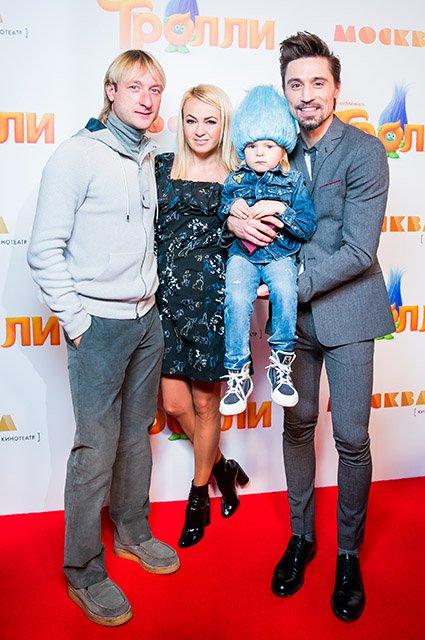 Евгений Плющенко и Яна Рудковская с сыном и Дима Билан