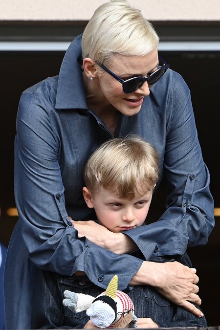 Княгиня Монако Шарлен с сыном