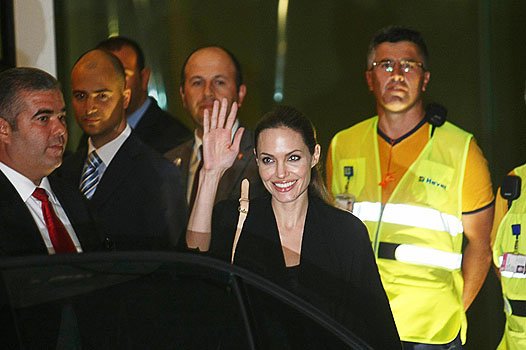 В Турции Анджелина Джоли не выглядела расстроенной