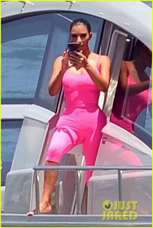 kim kardashian flaunts curves on a yacht in miami 014130071