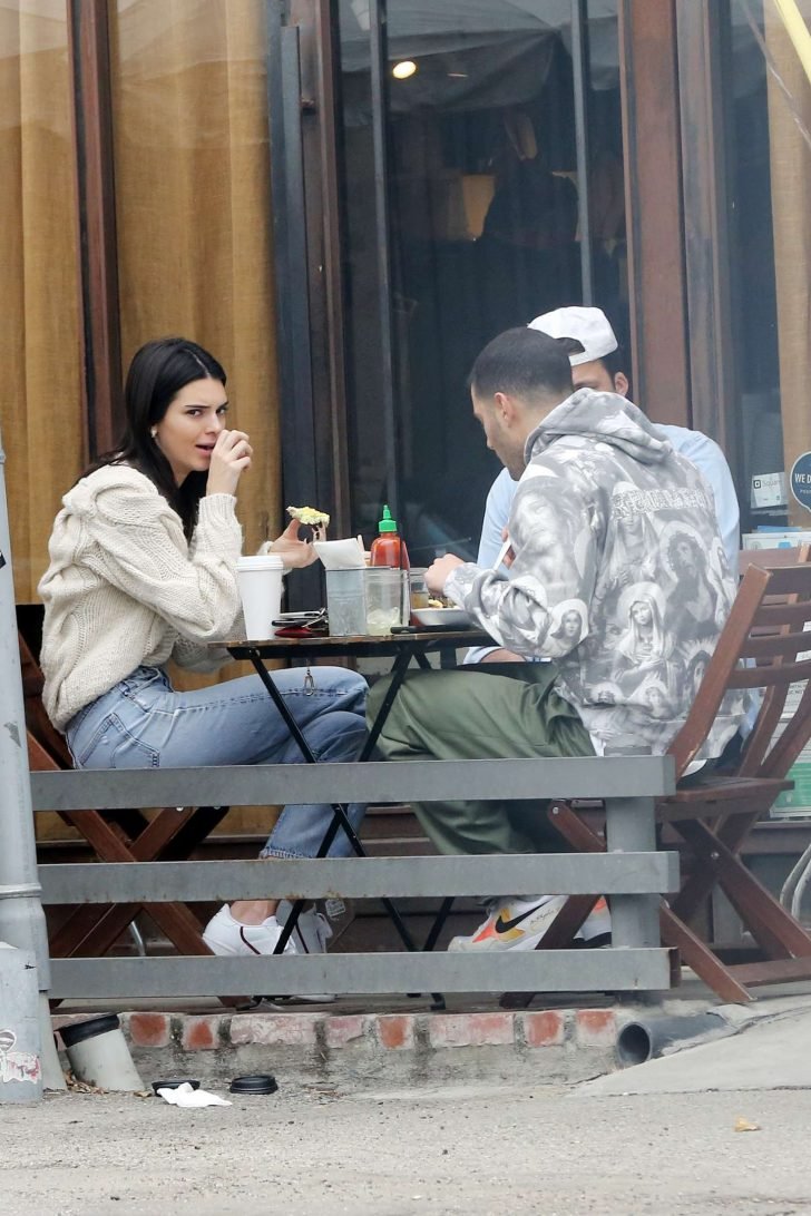 Kendall Jenner: Out for lunch in Los Angeles -01