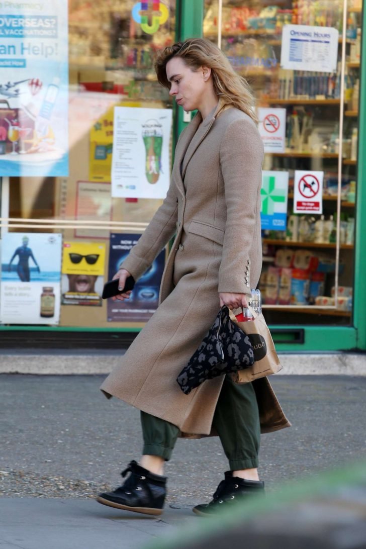Billie Piper: Out and about in London -05