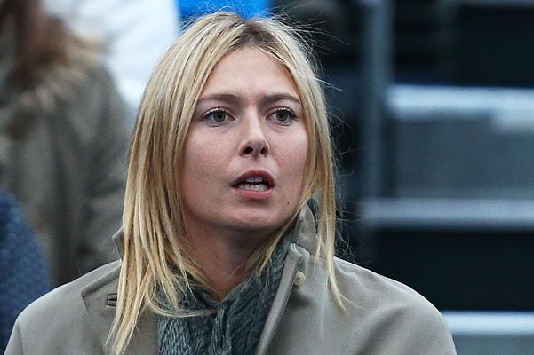 Мария Шарапова болеет за бойфренда на теннисном турнире