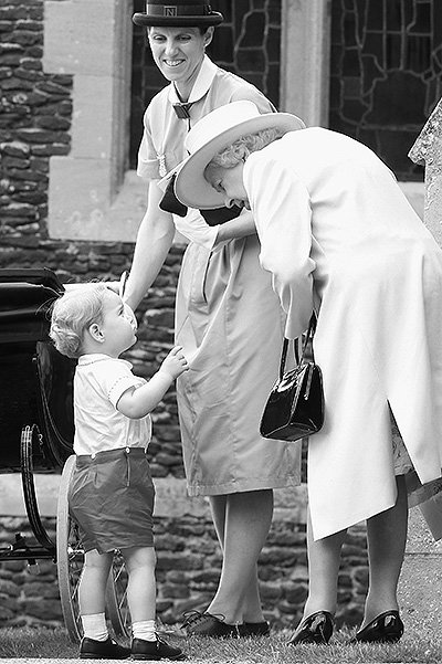 Принц Джордж с прабабушкой королевой Елизаветой II