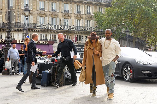 Ким Кардашьян и Канье Уэст на Неделе моды в Париже 6