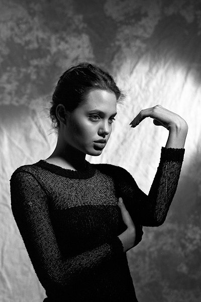 Неизданная фотосессия 16-летней Анджелины Джоли