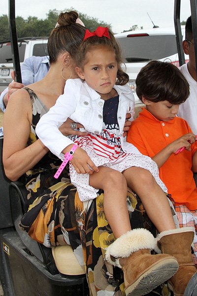 Дженнифер Лопес с детьми