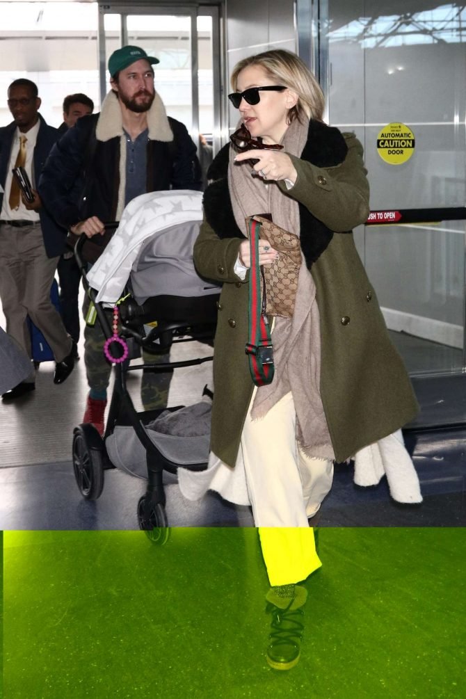 Kate Hudson: Arrives at JFK Airport -04