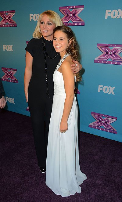 Бритни Спирс и Карли Роуз Соненклар на финальном шоу The X Factor