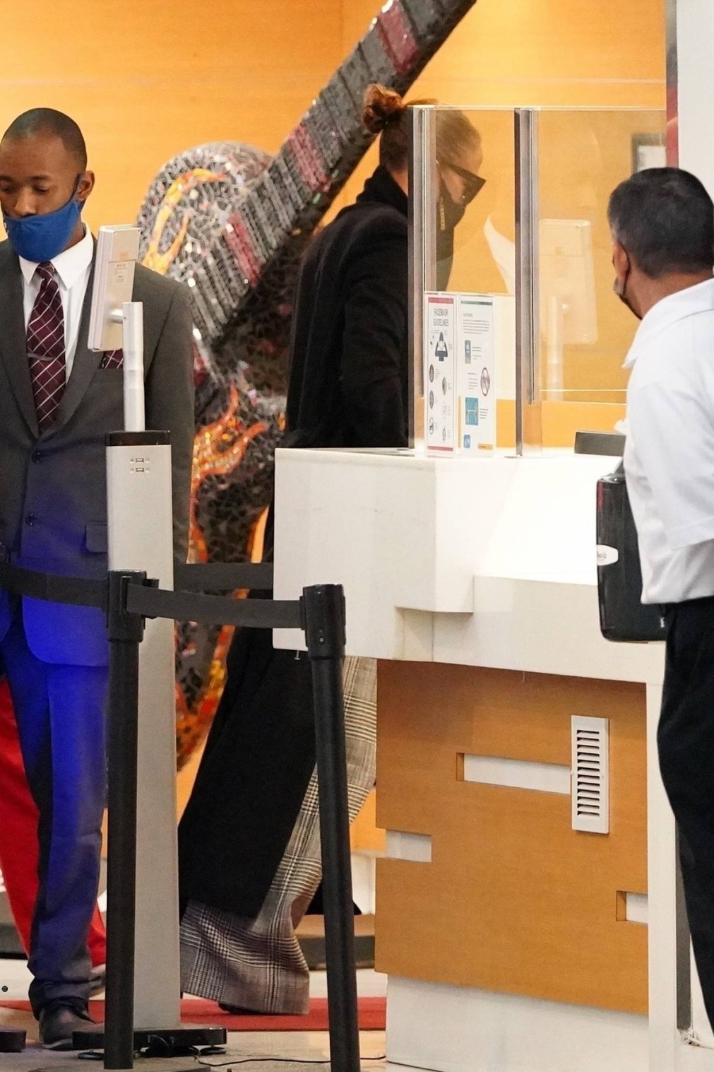 Jennifer Lopez 2020 : Jennifer Lopez – Arriving at an office building in Los Angeles-03