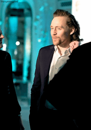 http://images6.fanpop.com/image/photos/43100000/Tom-Hiddleston-at-the-Nominees-Announcement-for-BAFTA-EE-Rising-Star-Award-January-6-2020-tom-hiddleston-43191205-300-429.gif