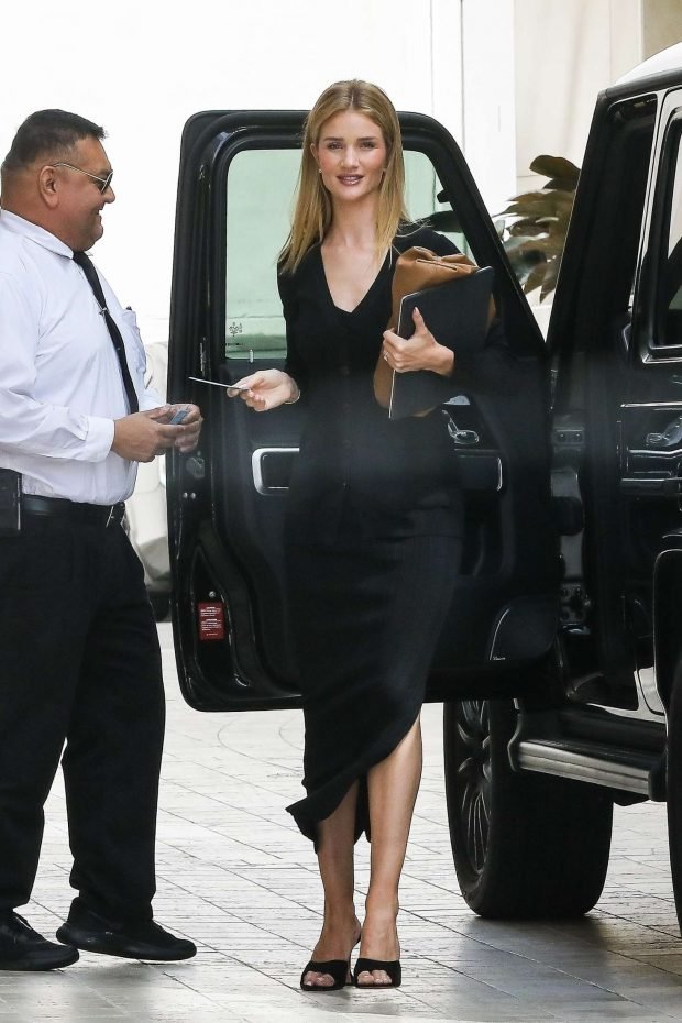 Rosie Huntington Whiteley: Arrives at a business meeting in Beverly Hills-02