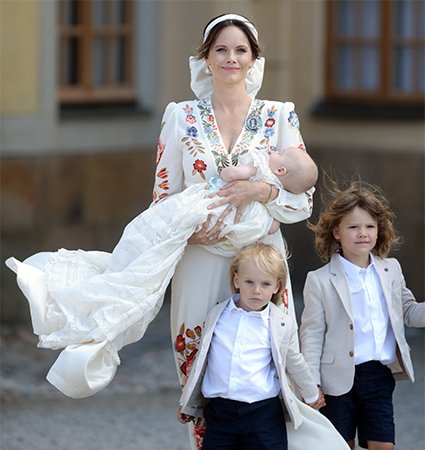 Принцесса София с сыновьями Юлианом, Габриэлем и Александром