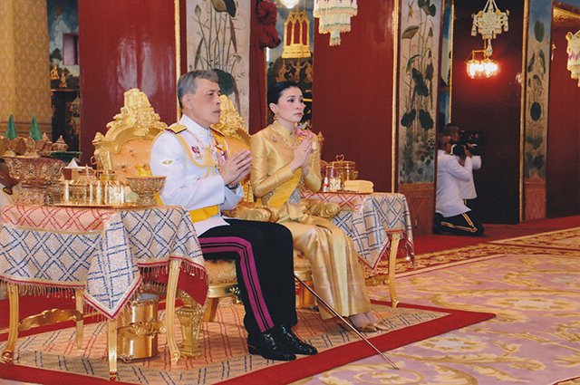 Король Маха Вачиралонгкорн и королева Сутхида Вачиралонгкорн