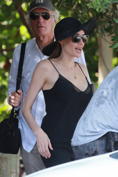 Анджелина Джоли в поисках мест для съемок фильма