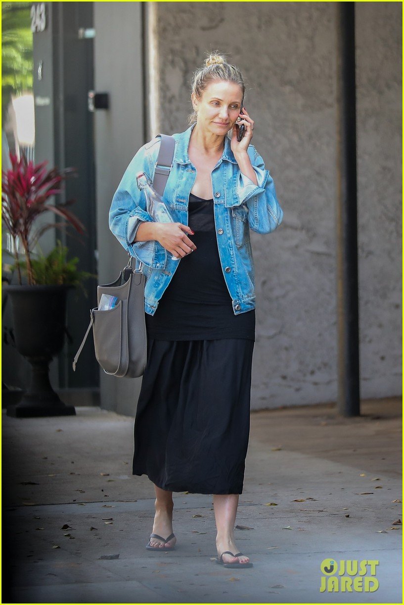 cameron diaz fresh faced after doctors appointment 024305230