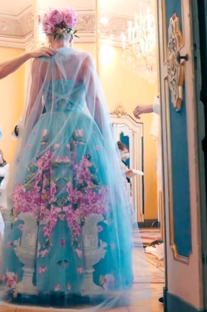Китти Спенсер на примерке свадебного платья