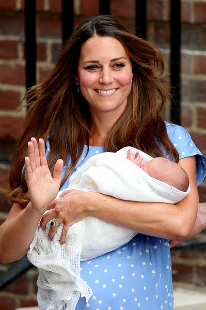 Кейт Миддлтон с новорожденным сыном принцем Джорджем