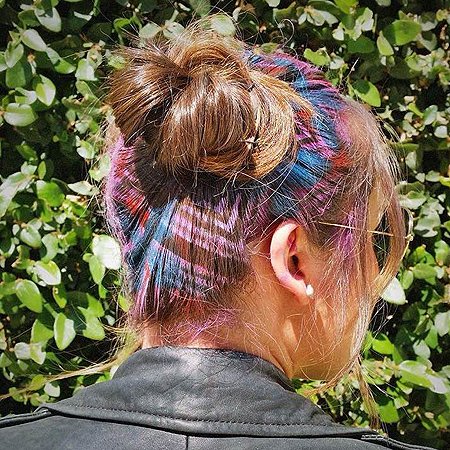 Бьюти-тренд:  красочные рисунки на волосах
