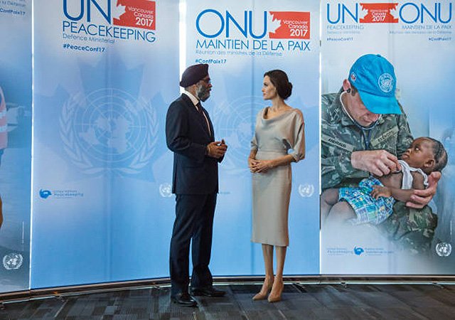Министр национальной обороны Канады Харджит Сингх Саджан и Анджелина Джоли