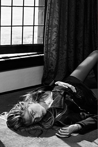 Кара Дельвинь в рекламной кампании Saint Laurent осень-зима 2013-2014