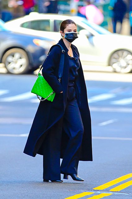 Селена Гомес с сумкой Louis Vuitton
