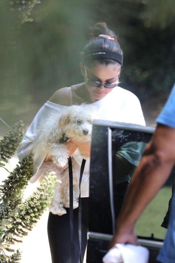 Selena Gomez â Takes new puppy for a hike-29