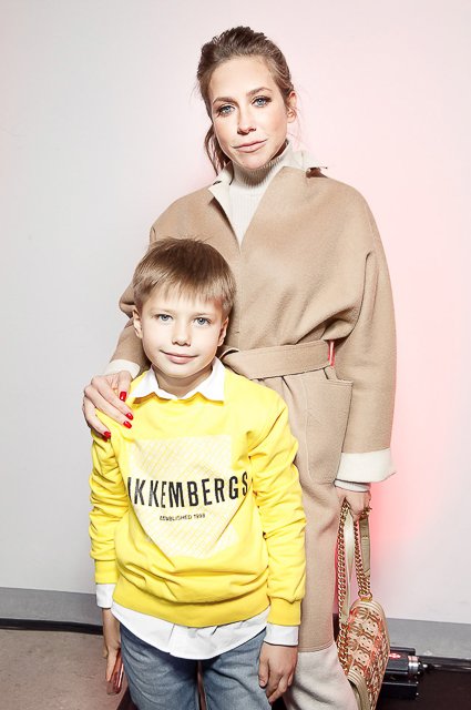 Юлия Барановская с сыном Арсением