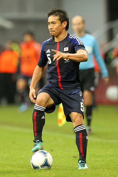 5 место в рейтинге самых образованых футболистов - Юто Нагатомо