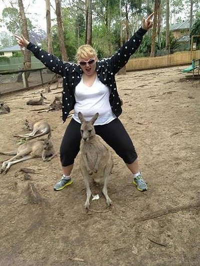 Ребел Уилсон решила оседлать кенгуру. Не все животные справились с тест-драйвом