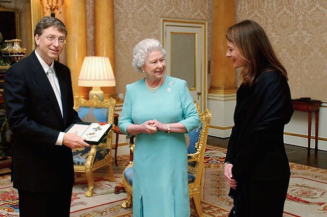 Билл и Мелинда Гейтс и королева Елизавета II