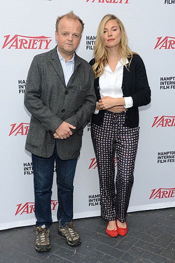 Тоби Джонс и Сиенна Миллер на кинофестивале в Хэмптонсе