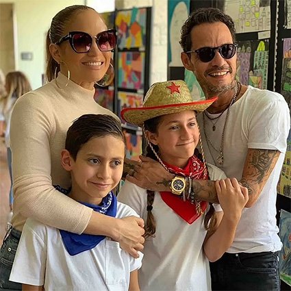 Дженнифер Лопес с бывшем мужем Марком Энтони и детьми Максом и Эммой