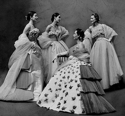 Модели в нарядах авторства Жака Фата, 1951 год
