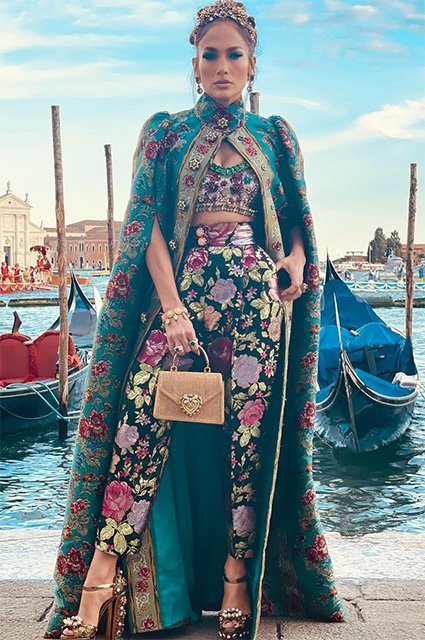 Дженнифер Лопес в Dolce & Gabbana