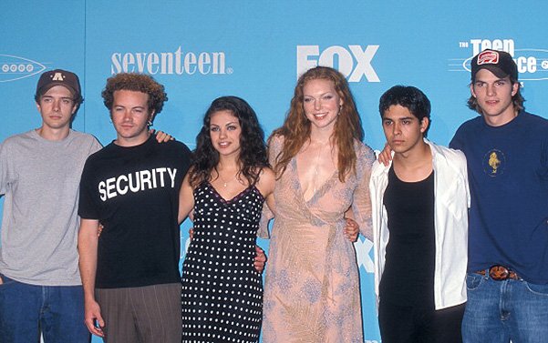Тофер Грейс, Дэнни Мастерсон, Мила Кунис, Лора Препон, Уилмер Вальдеррама и Этон Катчер на Teen Choice Awards, 2000 год