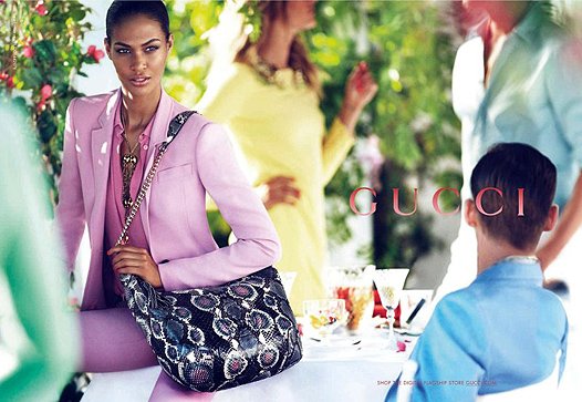 Джоан Смоллс в рекламной кампании Gucci Resort