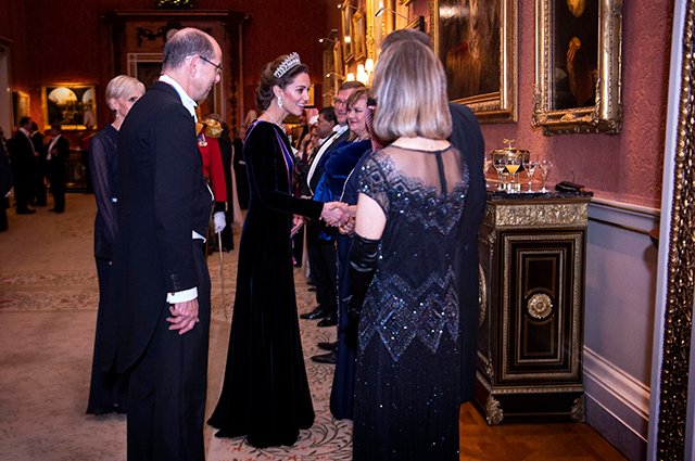 Кейт Миддлтон на приеме в Букингемском дворце